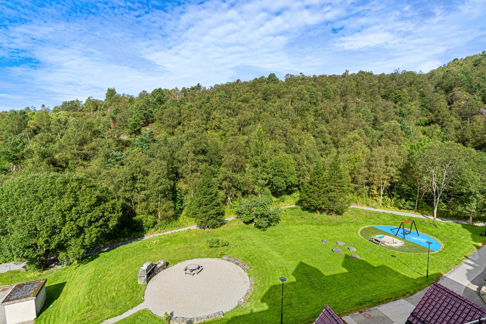 Flott lekeplass som ble oppgradert av sameiet i 2019. Galleribilde