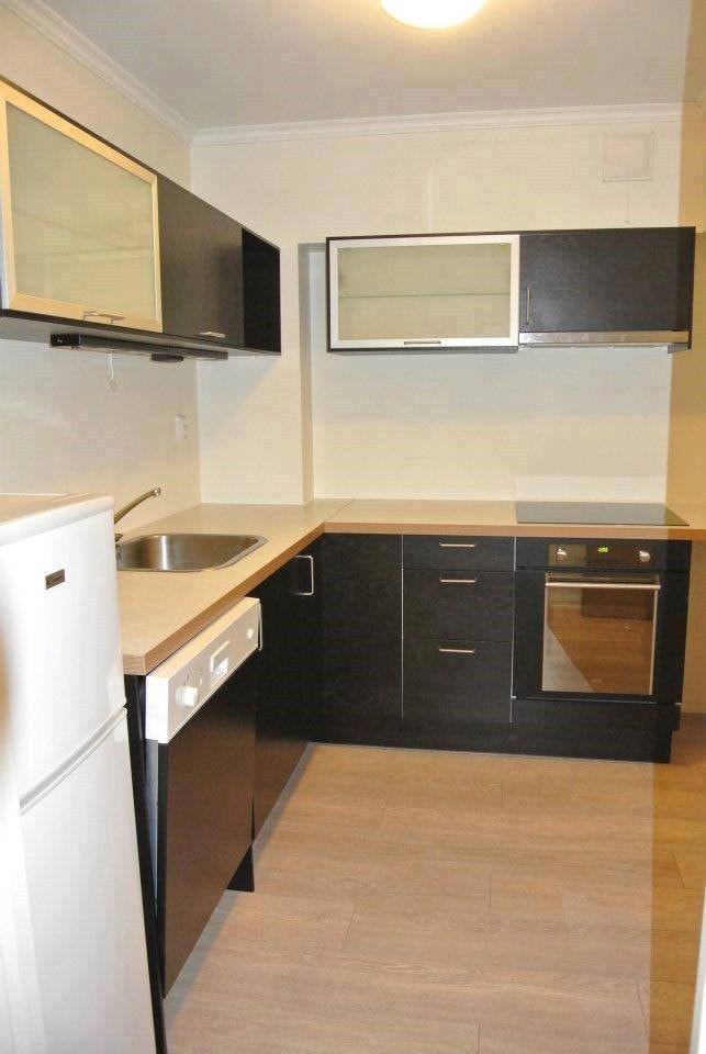 Kjøkken med varmekabler i gulvet, praktikantdel Galleribilde