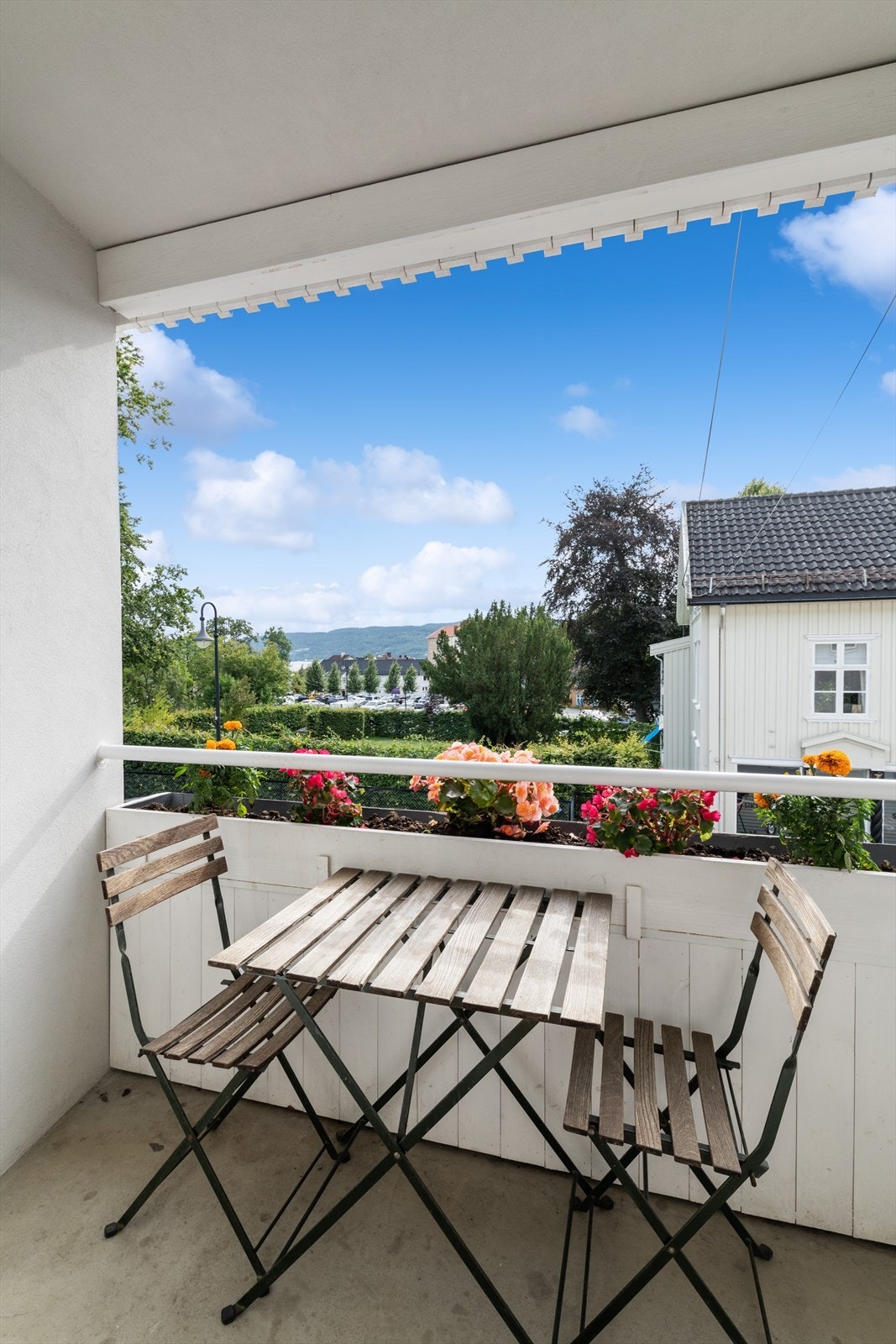 Balkongen er mot vest. Galleribilde