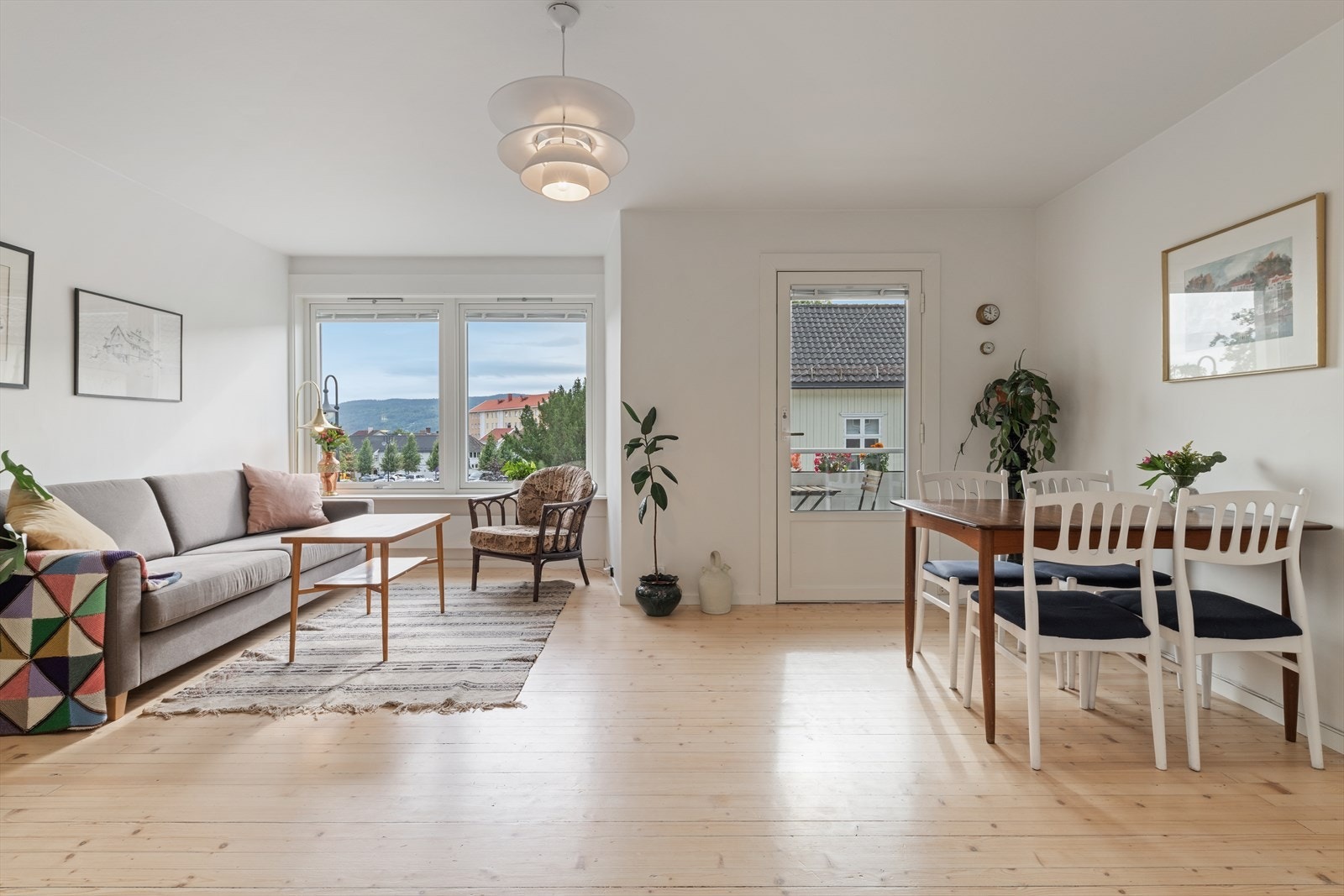 Her er det plass til å invitere familie og venner på en hyggelig sammenkomst. Galleribilde
