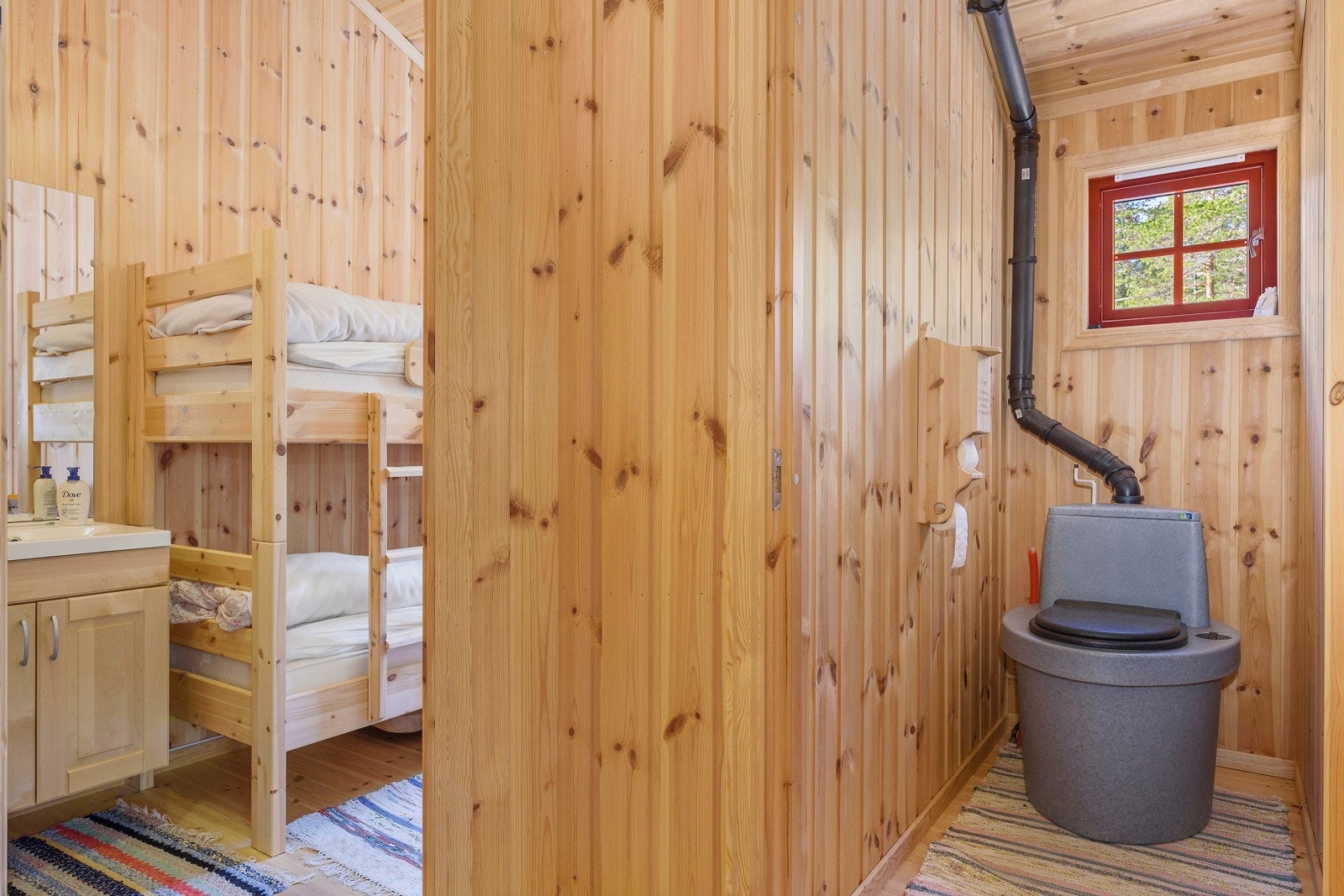 Toalettrom med mulldo Galleribilde