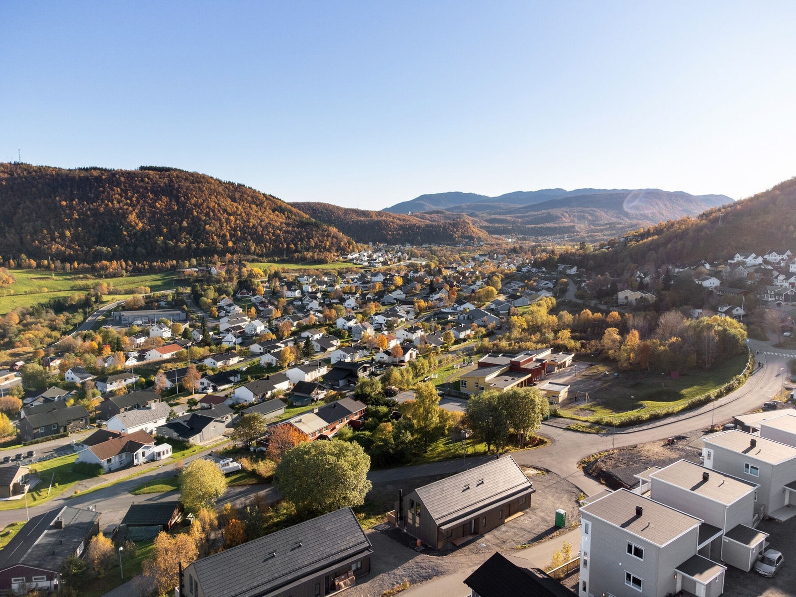 Denne boligen ligger på Bergseng og Mustapartajordet, med nærhet til skoler, barnehager og dagligvarebutikker med mer. Galleribilde