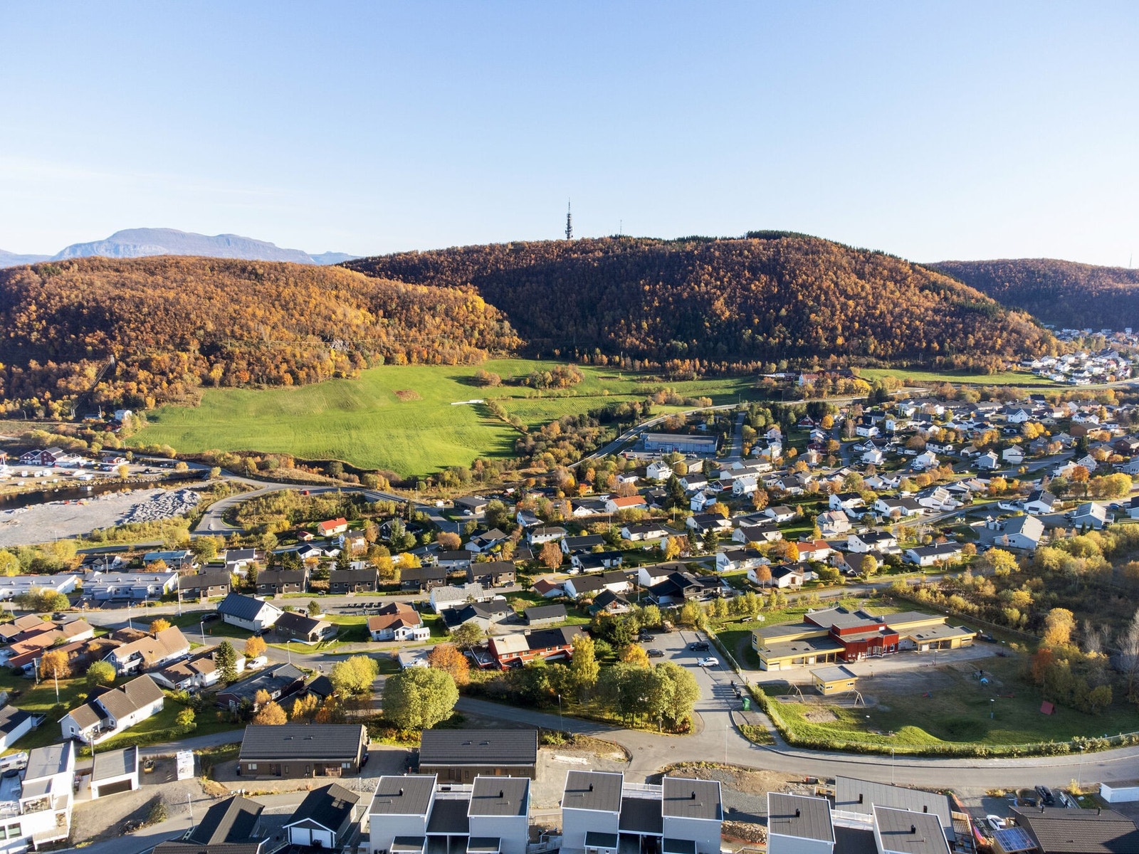Sentralt plassert med kort vei til barnehage, skole og butikk Galleribilde