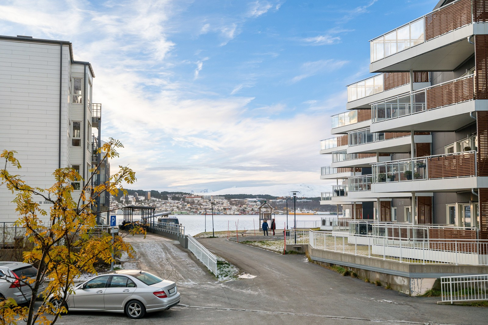 Leiligheten har en flott beliggenhet på populære Tomasjordnes