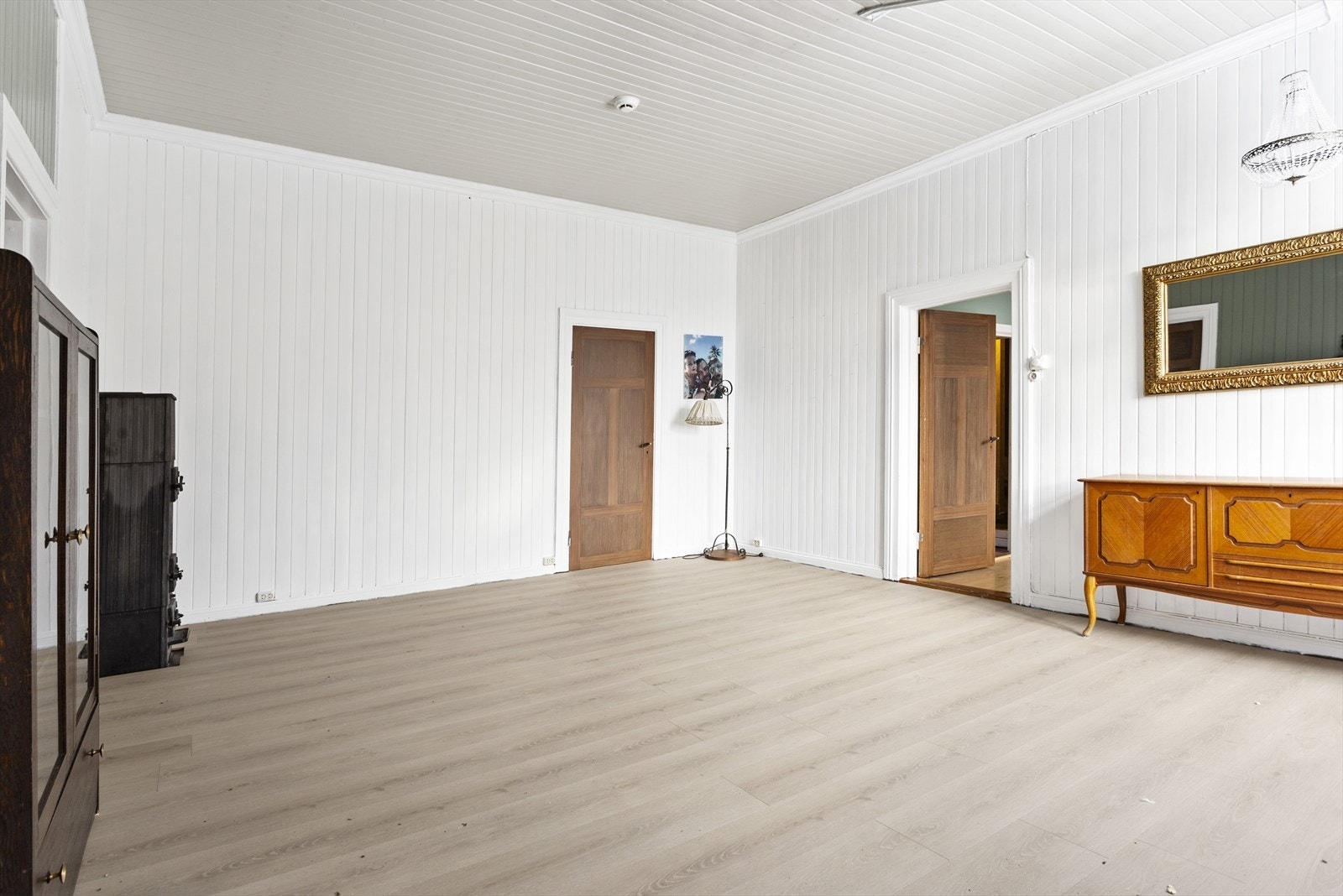2.etg.: Stue. Galleribilde