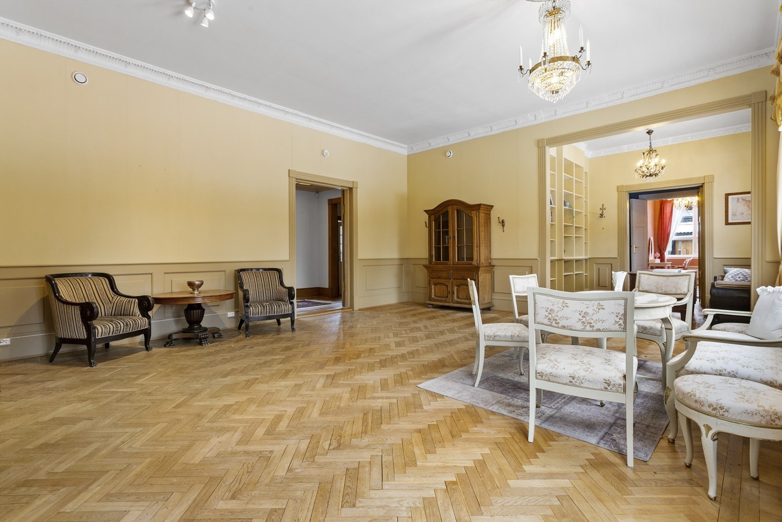 1.etg.: Stue. Galleribilde