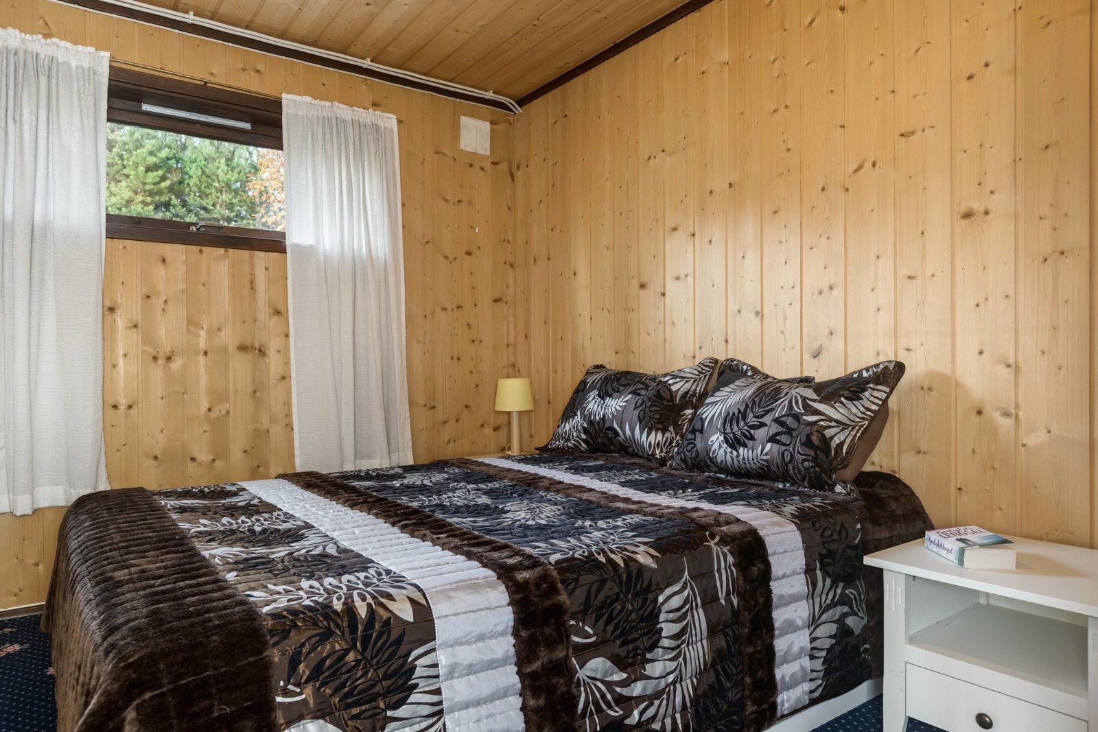 Soverom i underetasje. Galleribilde