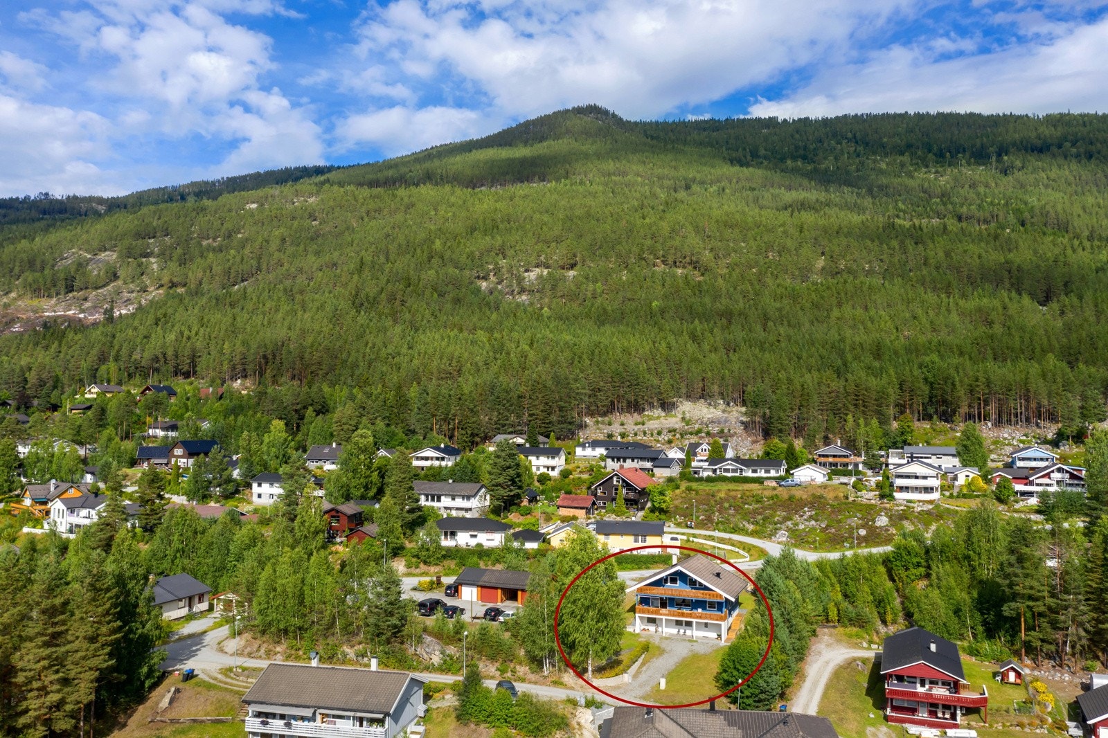 Romslig og innholdsrik enebolig. Galleribilde