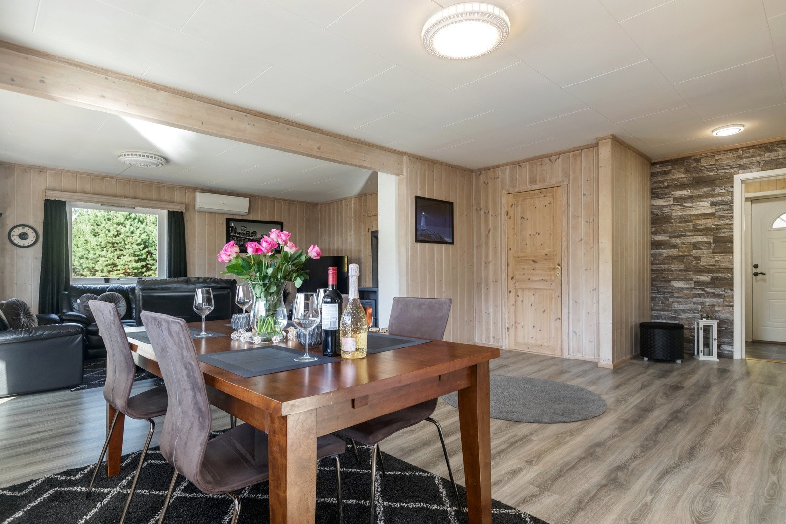 Stue/spisestue. Galleribilde