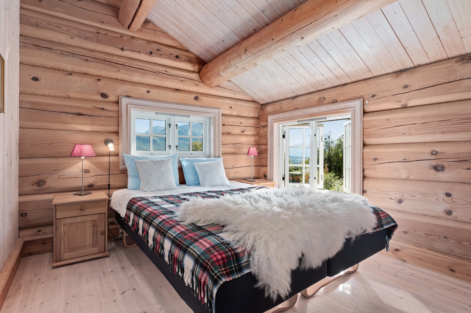 Soverom V Galleribilde