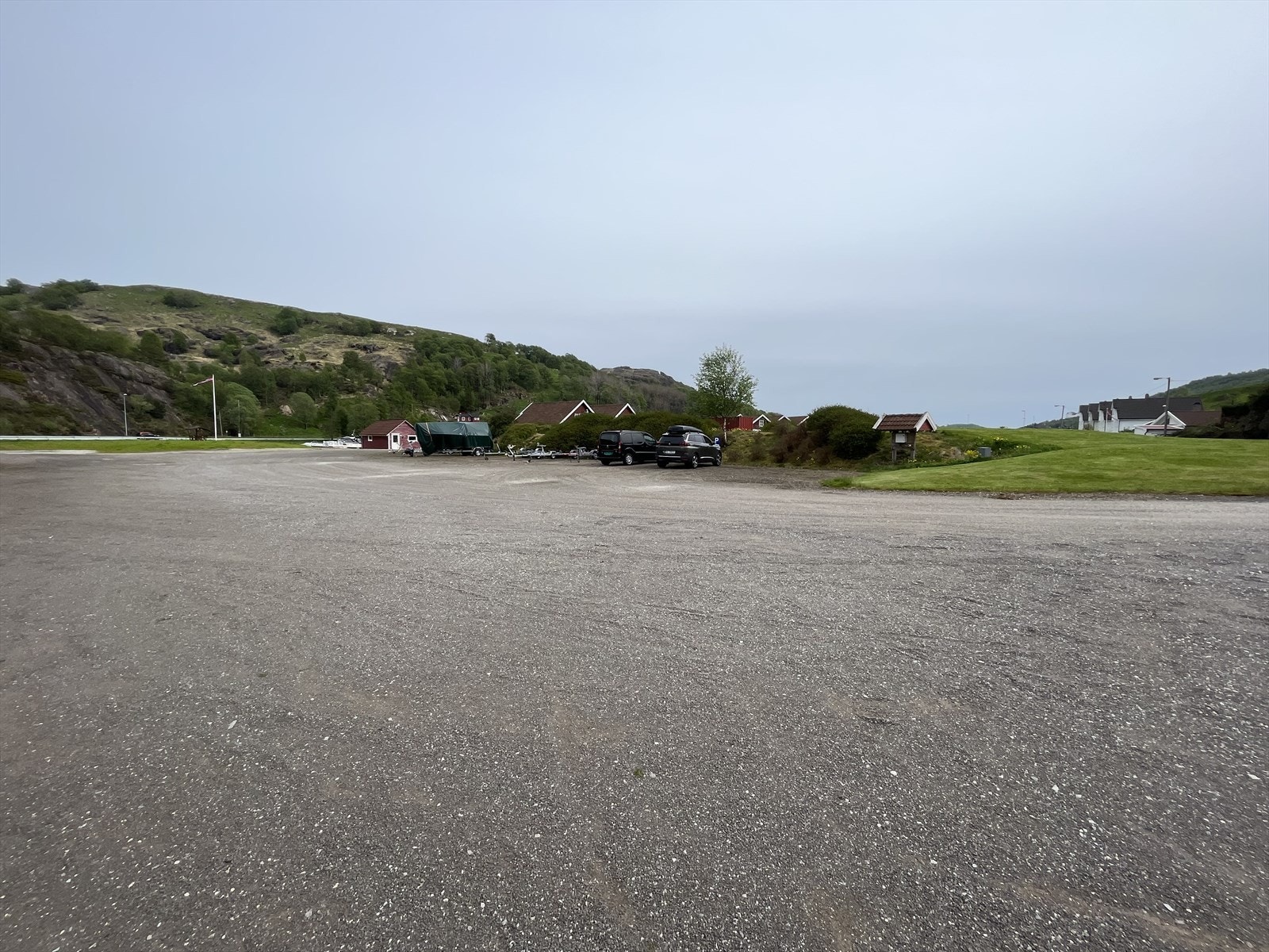 Felles parkeringsplass. Galleribilde