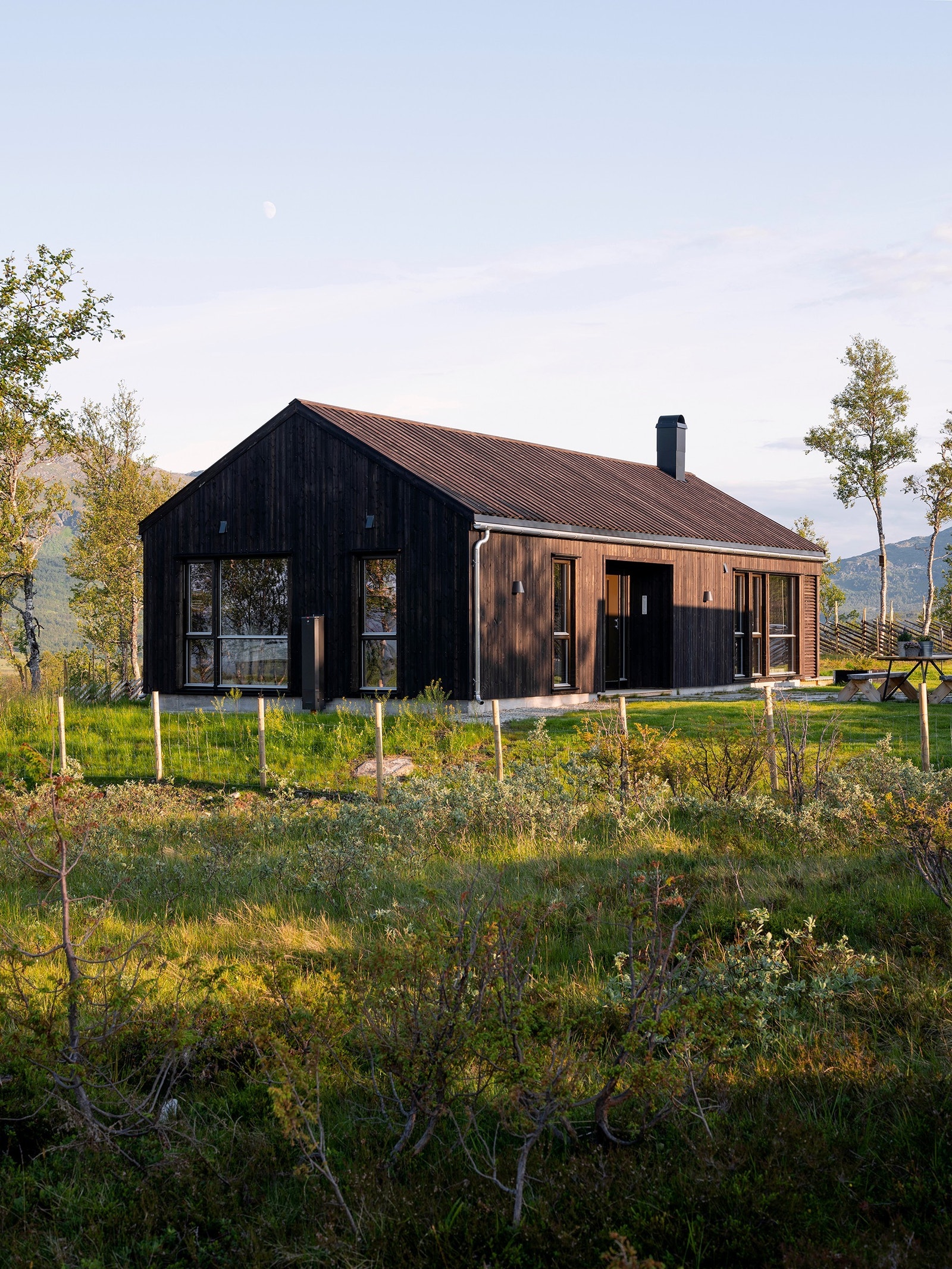 Illustrasjonsbilde av Kvist med royalkledning og tretak Galleribilde