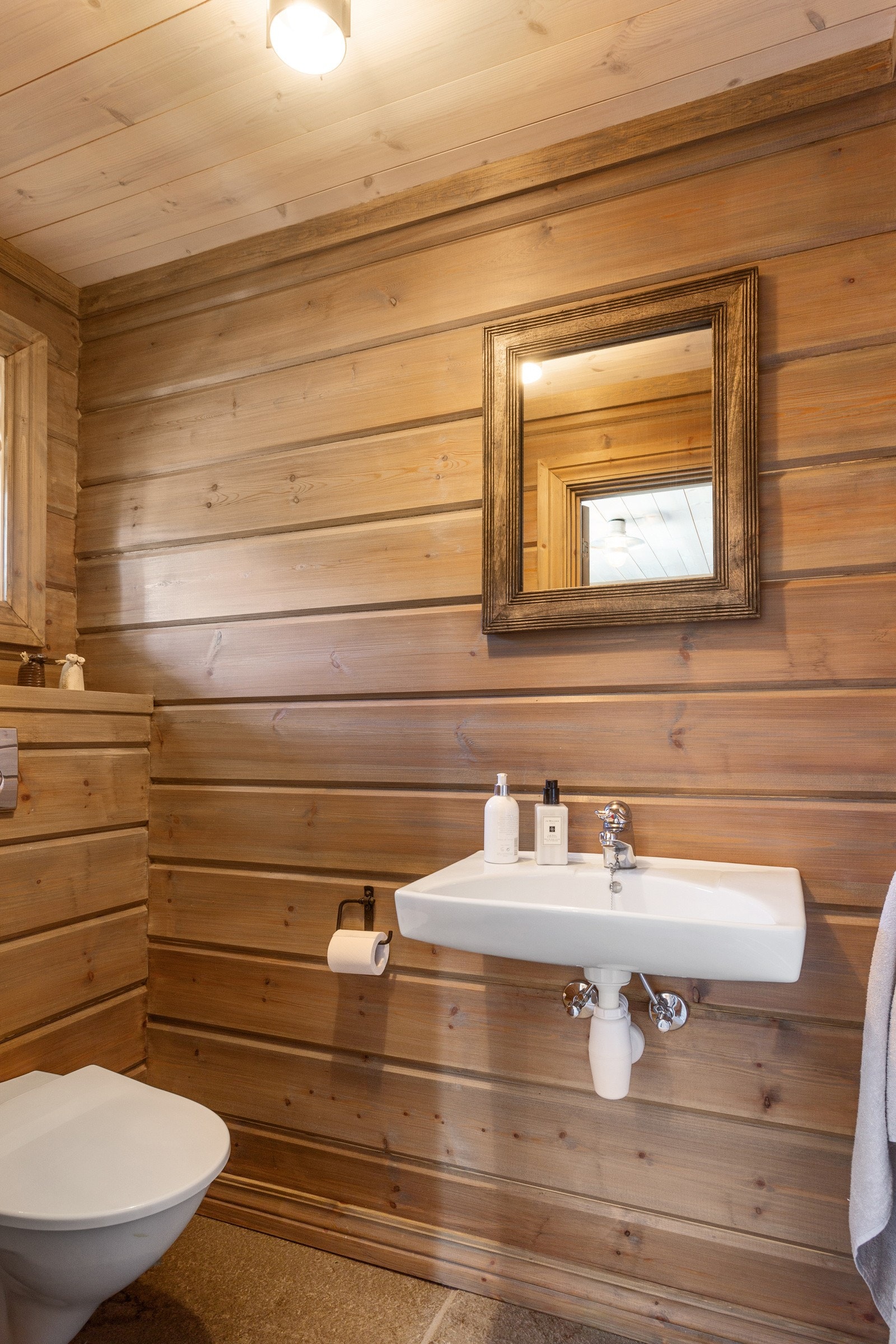 1. et. Eget gjeste wc rom Galleribilde
