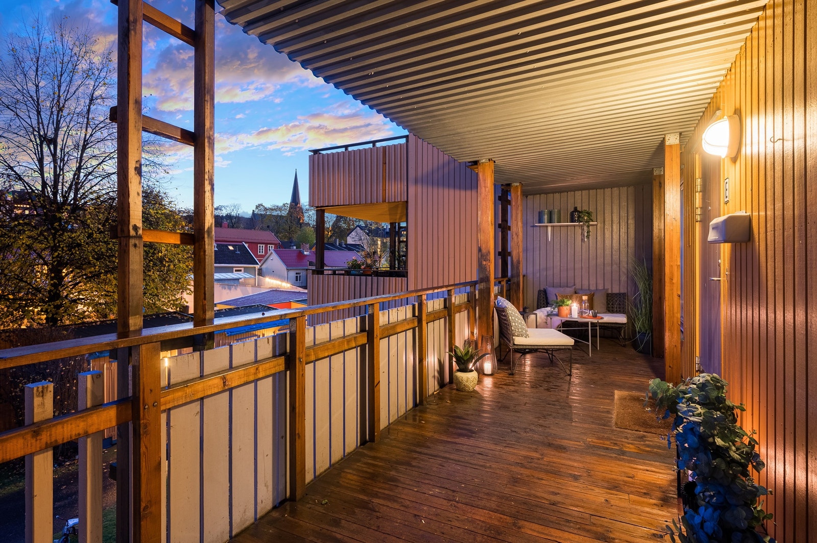 En sjelden 4-roms leilighet i 2. etasje med god planløsning og flotte fargevalg. Garasjeplass medfølger boligen Galleribilde