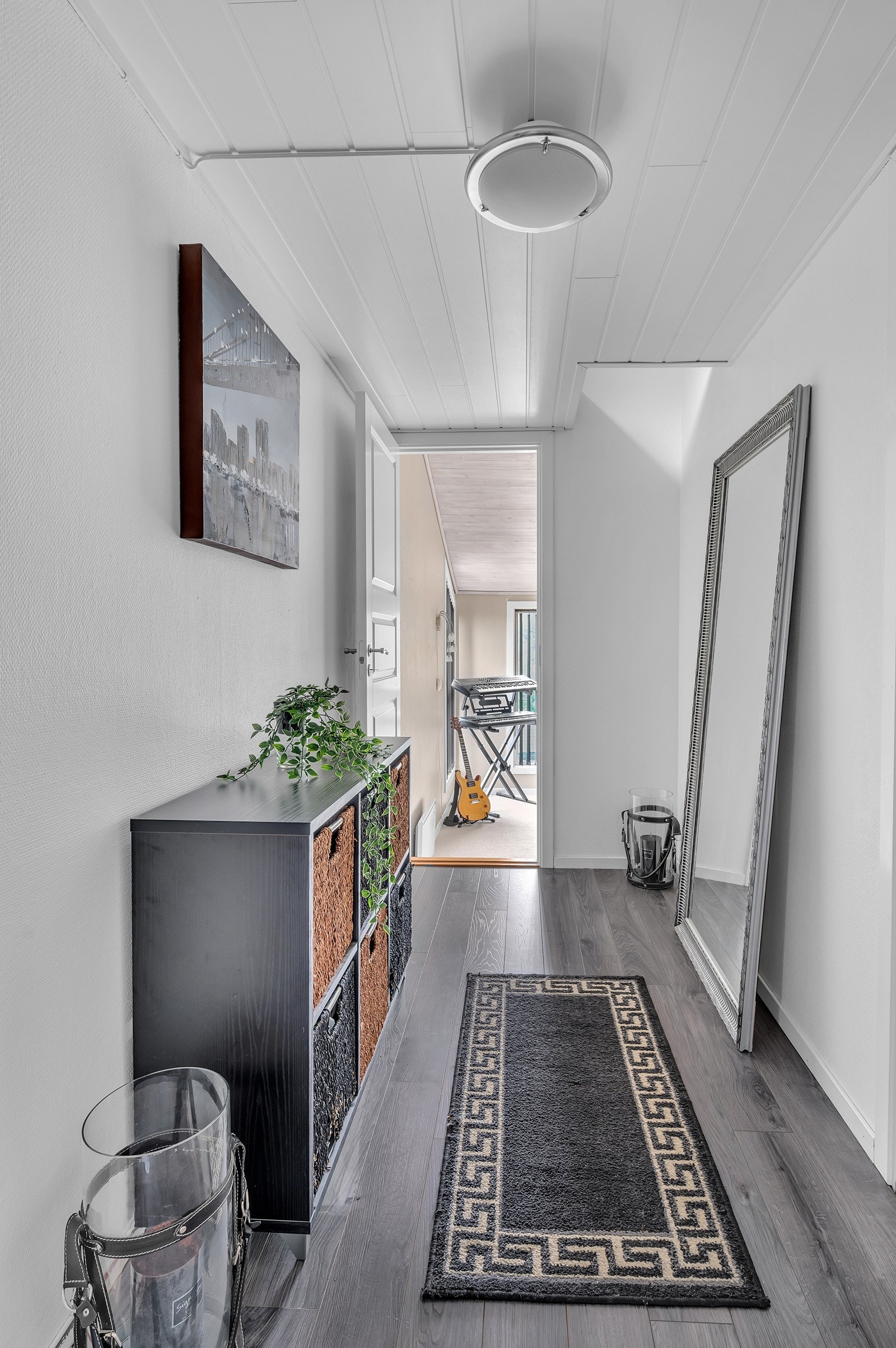 Gang mot disponert rom Galleribilde