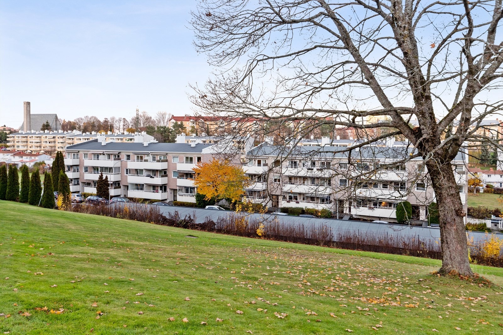 Her bor du i et veletablert og sentralt boligområde på Manglerud i bydelen Østensjø. Galleribilde