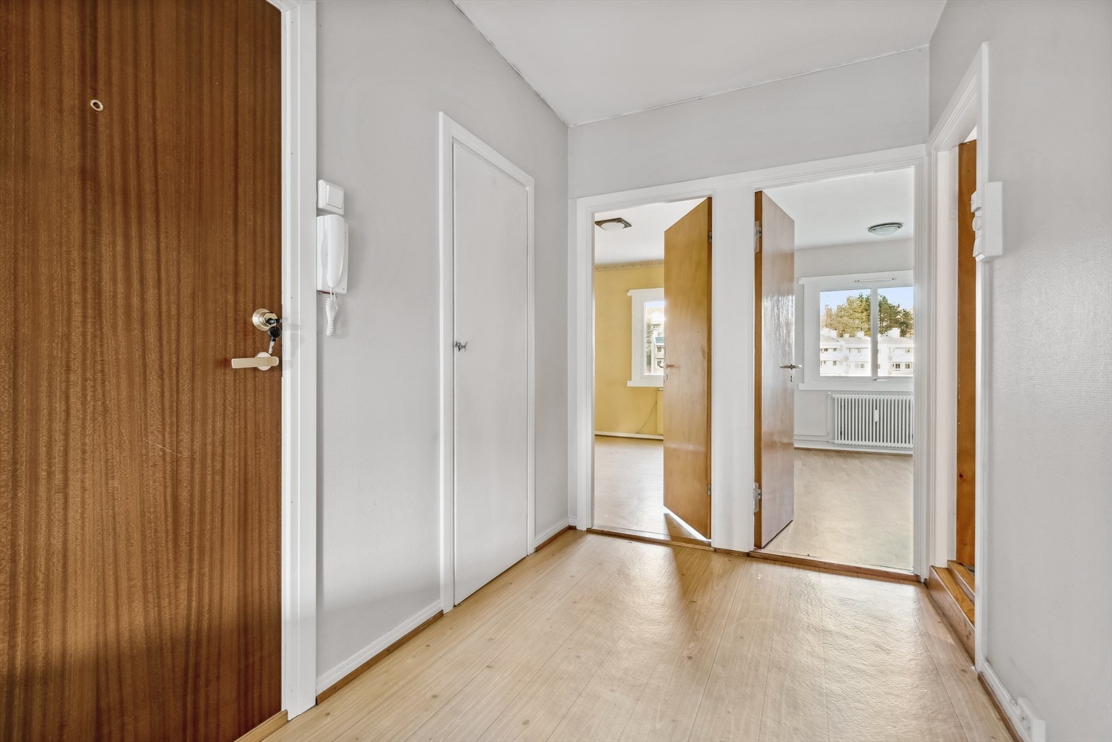 Leiligheten varmes opp via radiatorer tilknyttet felles anlegg. Galleribilde