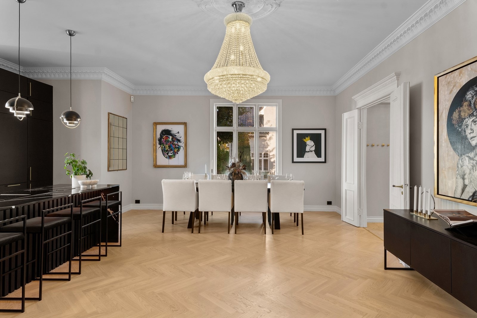 Plass til stor spisestue. Galleribilde