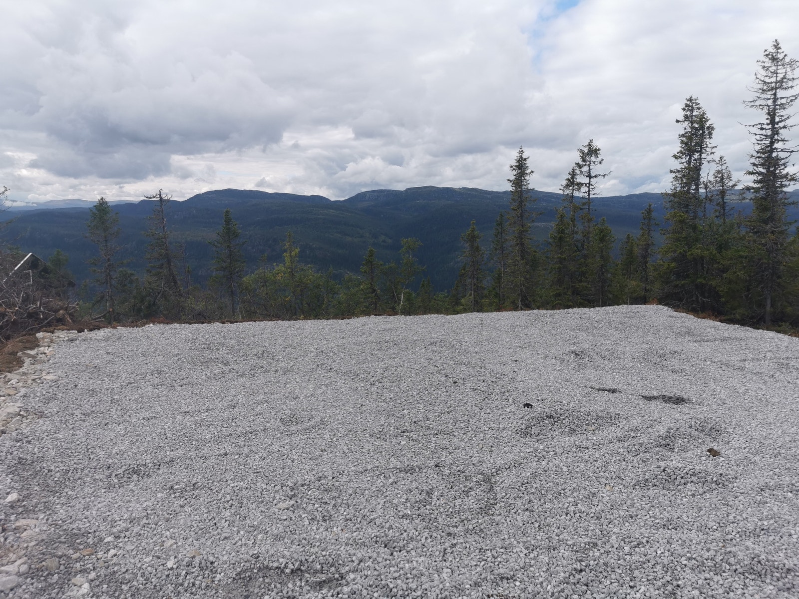Bildet er tatt fra tomta før støping av plate Galleribilde