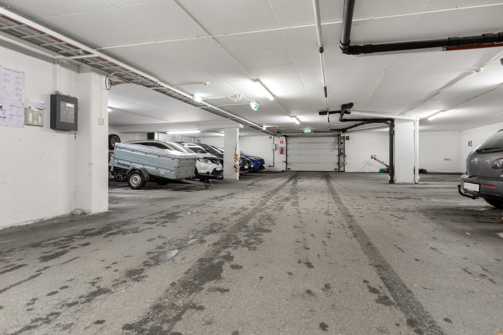 Med leiligheten følger det parkering i kjeller Galleribilde