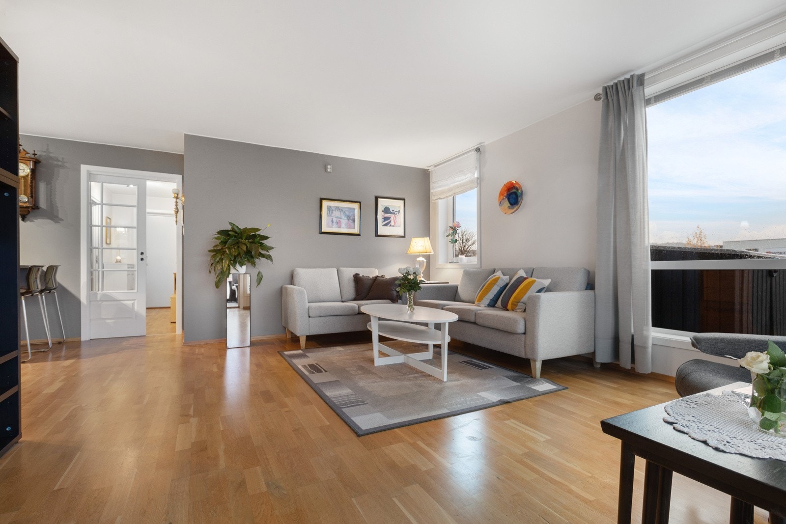 God vindusflater sørger for rikelig med naturlig lysinnslipp Galleribilde