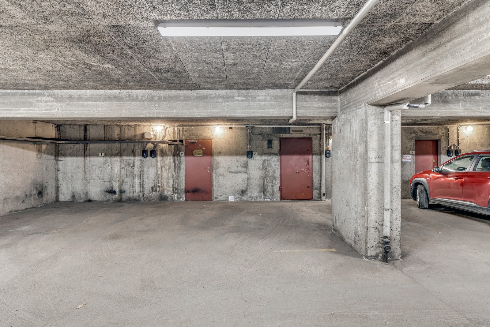 Garasjeplass nr. 3 følger leiligheten. Galleribilde