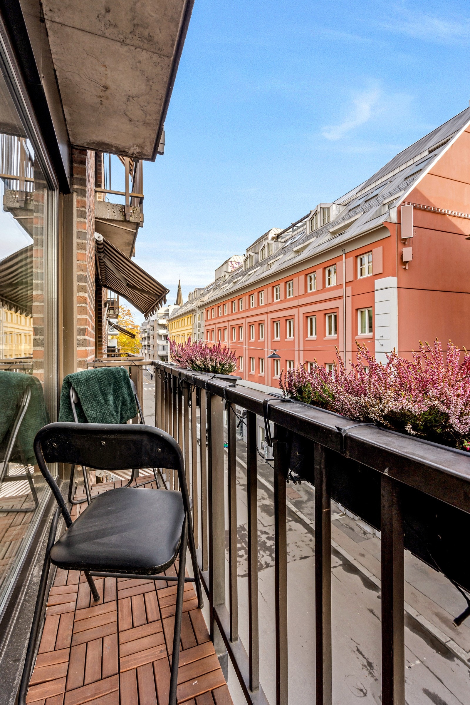 Fra stuen er det utgang til en sydøstvendt balkong på 2 kvm. Galleribilde