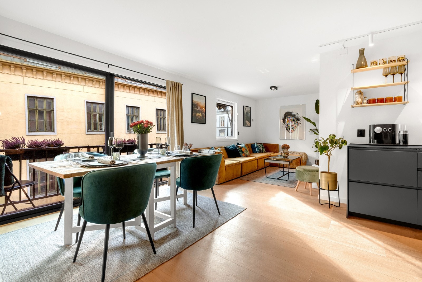 Velkommen til Bernt Ankers gate 10A, presentert av Schala & Partners avd. Bjørvika / Gamle Oslo ved Henrik Jensen, tlf. 996 92 427. Galleribilde