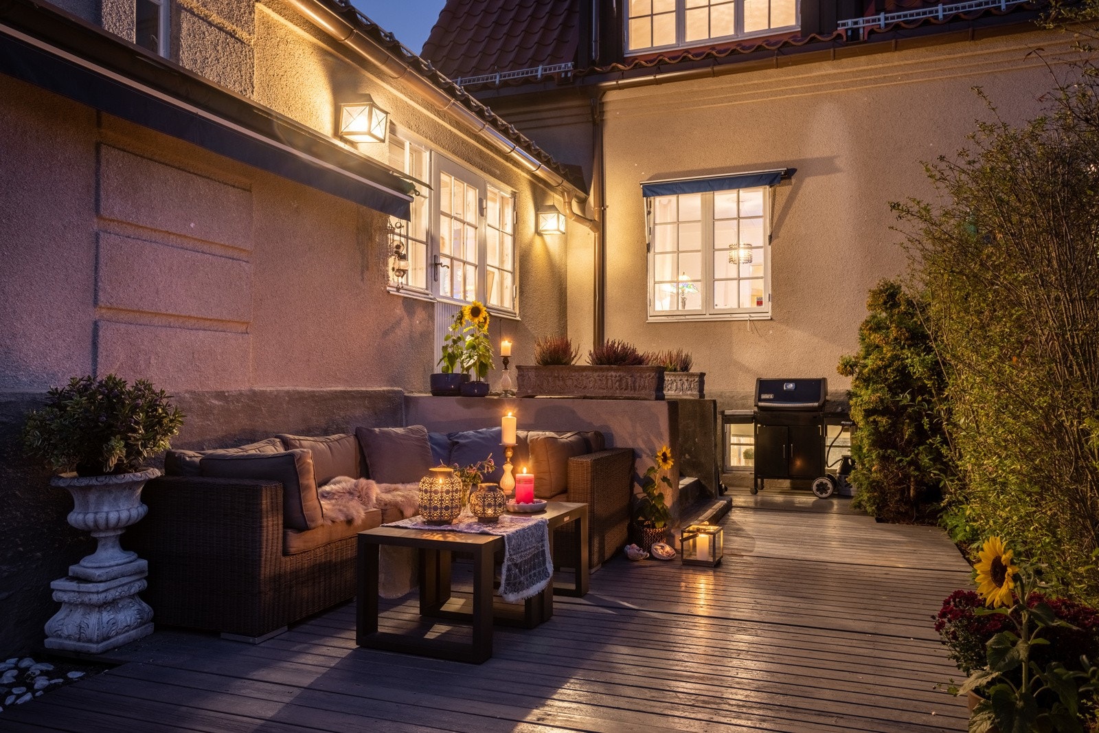 Boligen har en fantastisk og helt spesiell beliggenhet i vakre Ullevål Hageby med en herlig oase til glede både sommer og vinter. Galleribilde