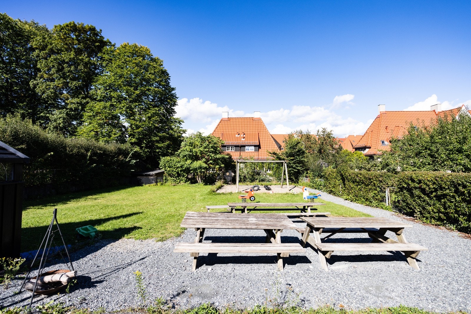 Felles lekeplass for bebeoerne. Her kan barna leke i trygge omgivelser. Galleribilde