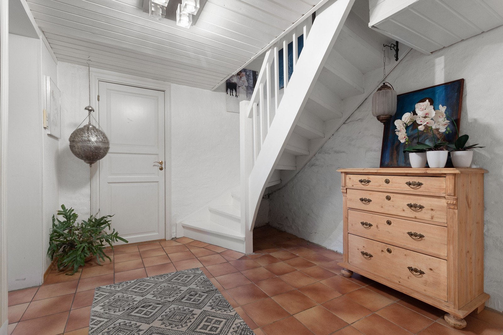 Videre kommer man ned til underetasjen. Galleribilde