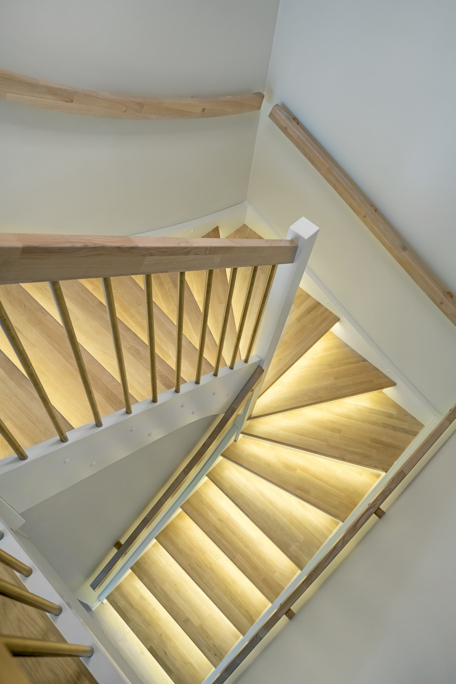 Eiketrapp med lys i trinn Galleribilde