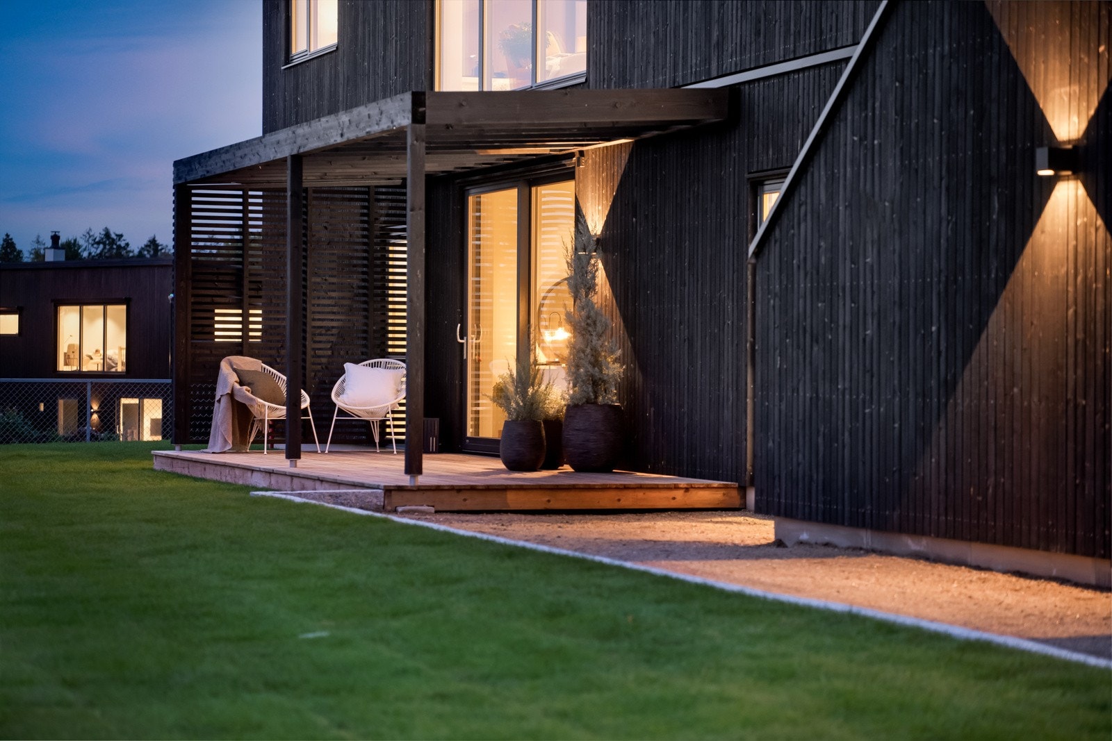 Vestvendt terrasse med pergola Galleribilde