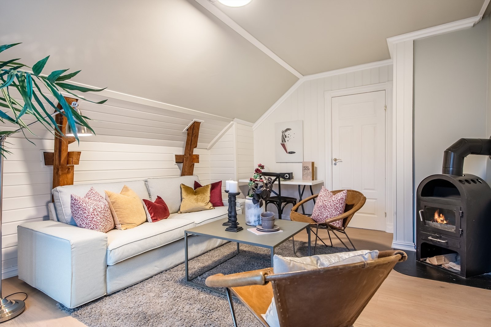 Boligen er nylig oppgradert m/bl.a. oppusset bad/vaskerom og er nymalt både inn- og utvendig. Galleribilde