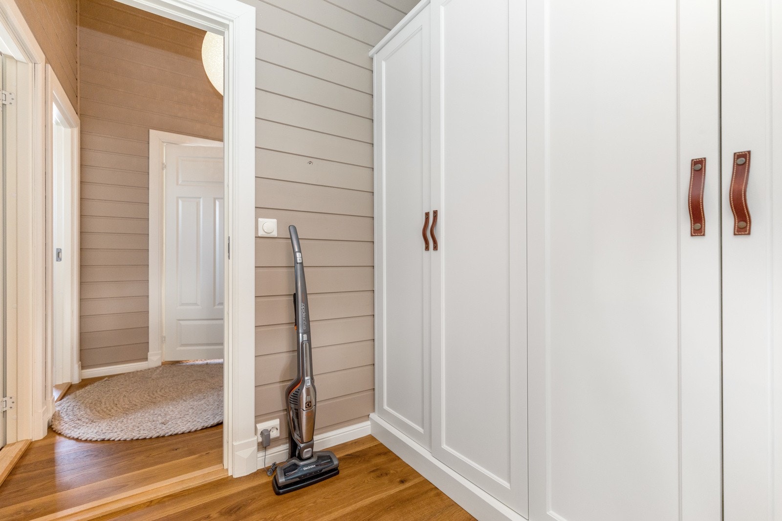 Rikelig med garderobeskap Galleribilde