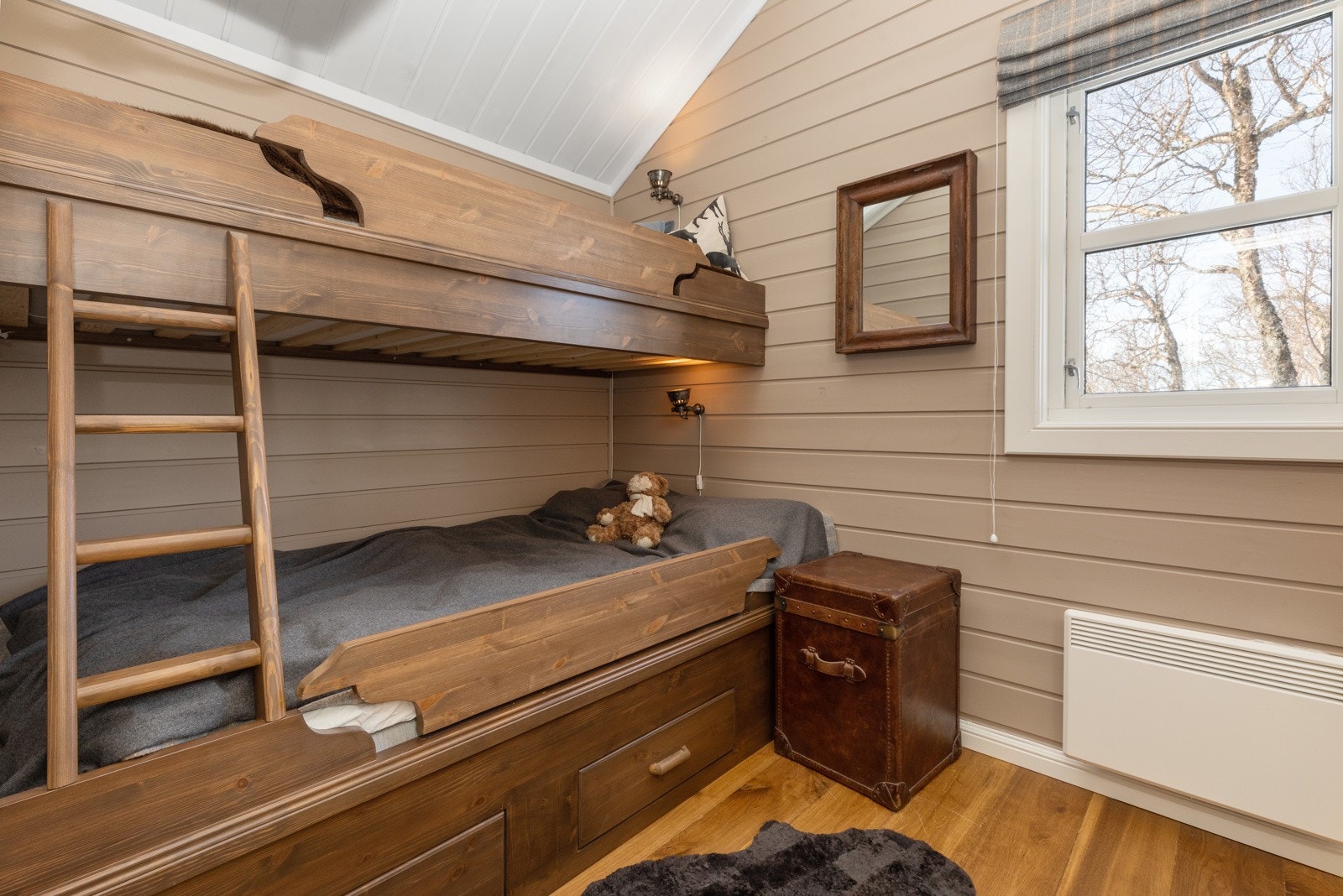 Skuffer under seng til oppbevaring Galleribilde