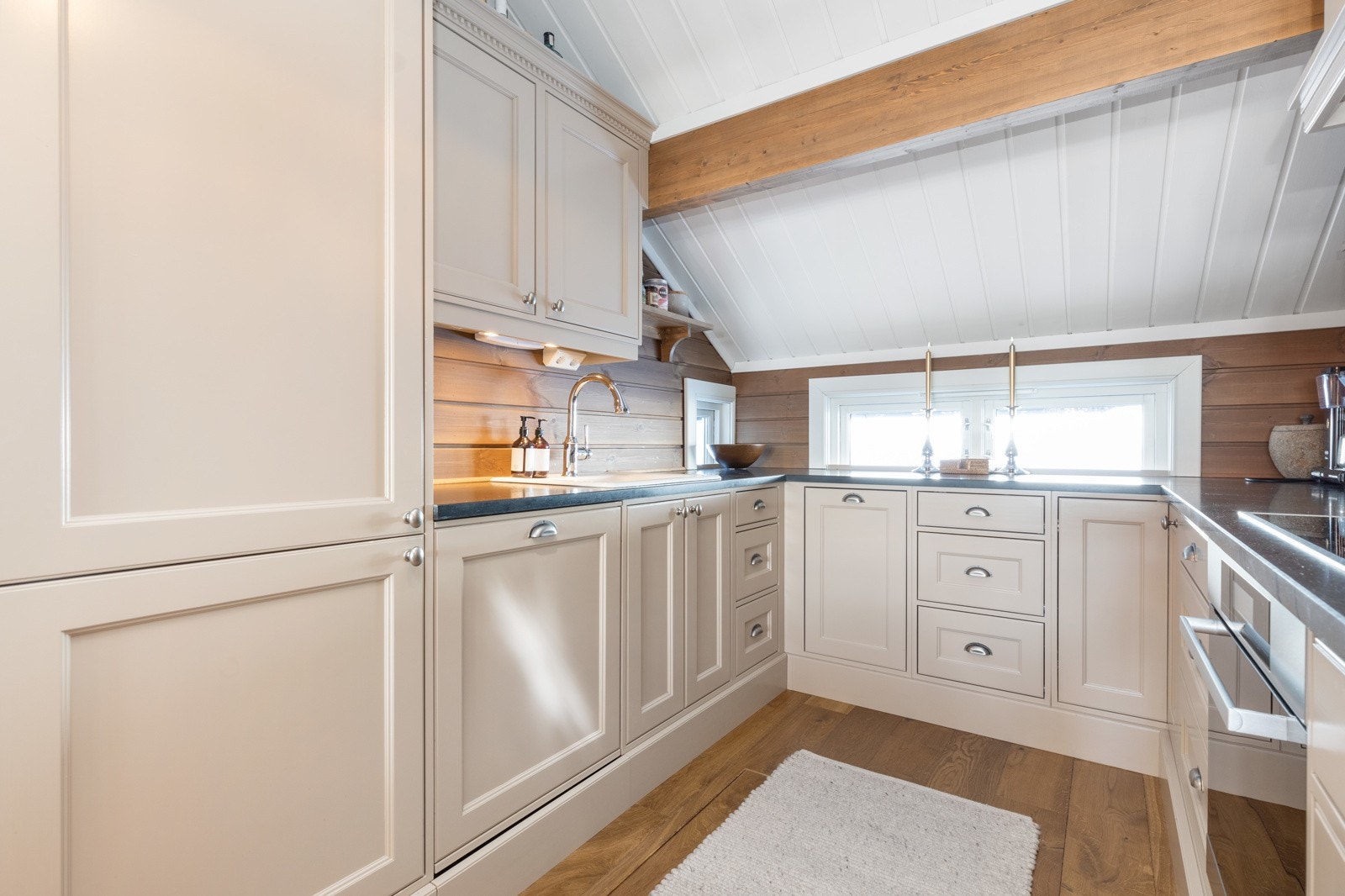 Godt med skap- og skuffer Galleribilde