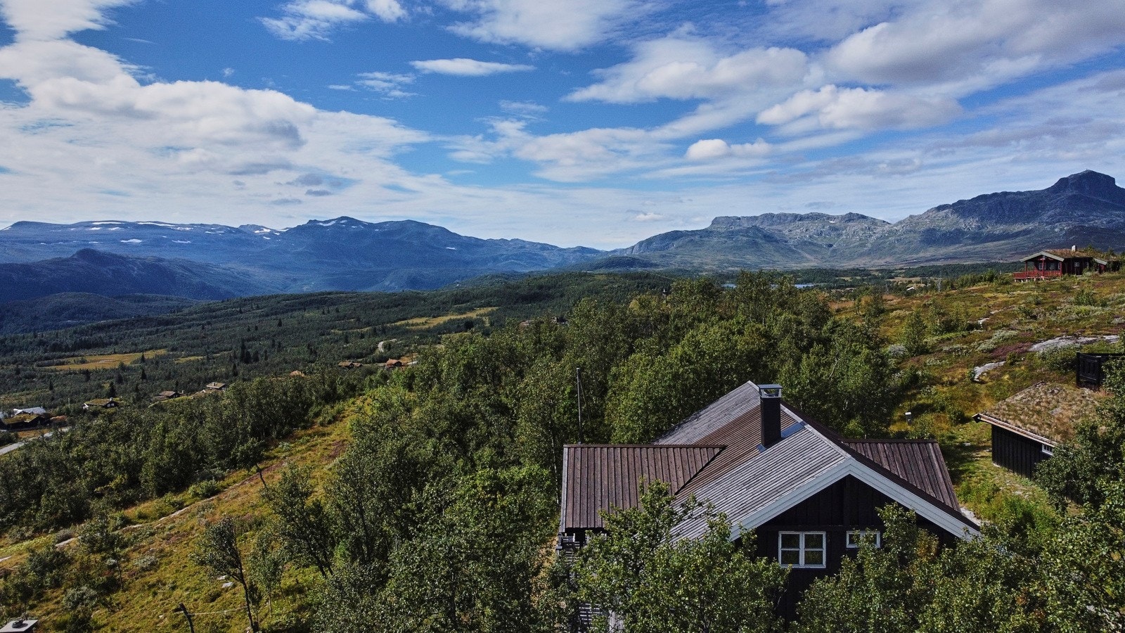 Eiendommen grenser inn mot friareale Galleribilde