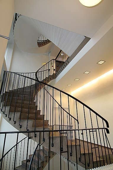 Hovedtrapp i inngangsparti Galleribilde