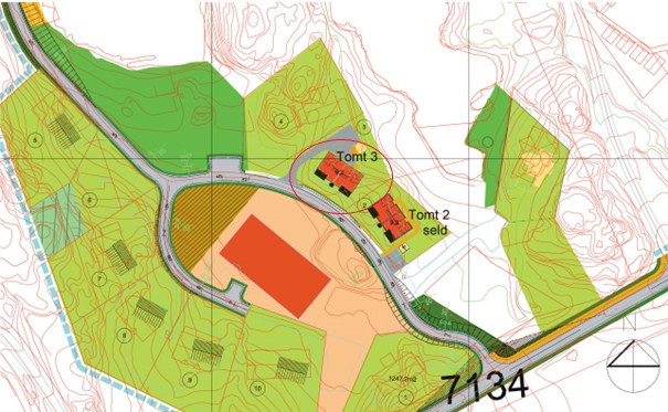 STOR TOMT: Tomta er på 968 m2, og kan om ein ønsker (som illustrert her), romme ein tomannsbustad.