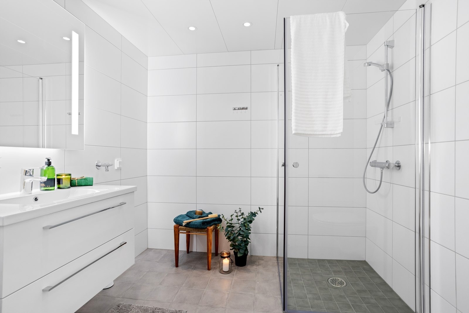 Badet er i likhet med resten av leiligheten helt nytt, og følgelig har takstmann gitt TG0 på alle undersøkte punkter. Galleribilde