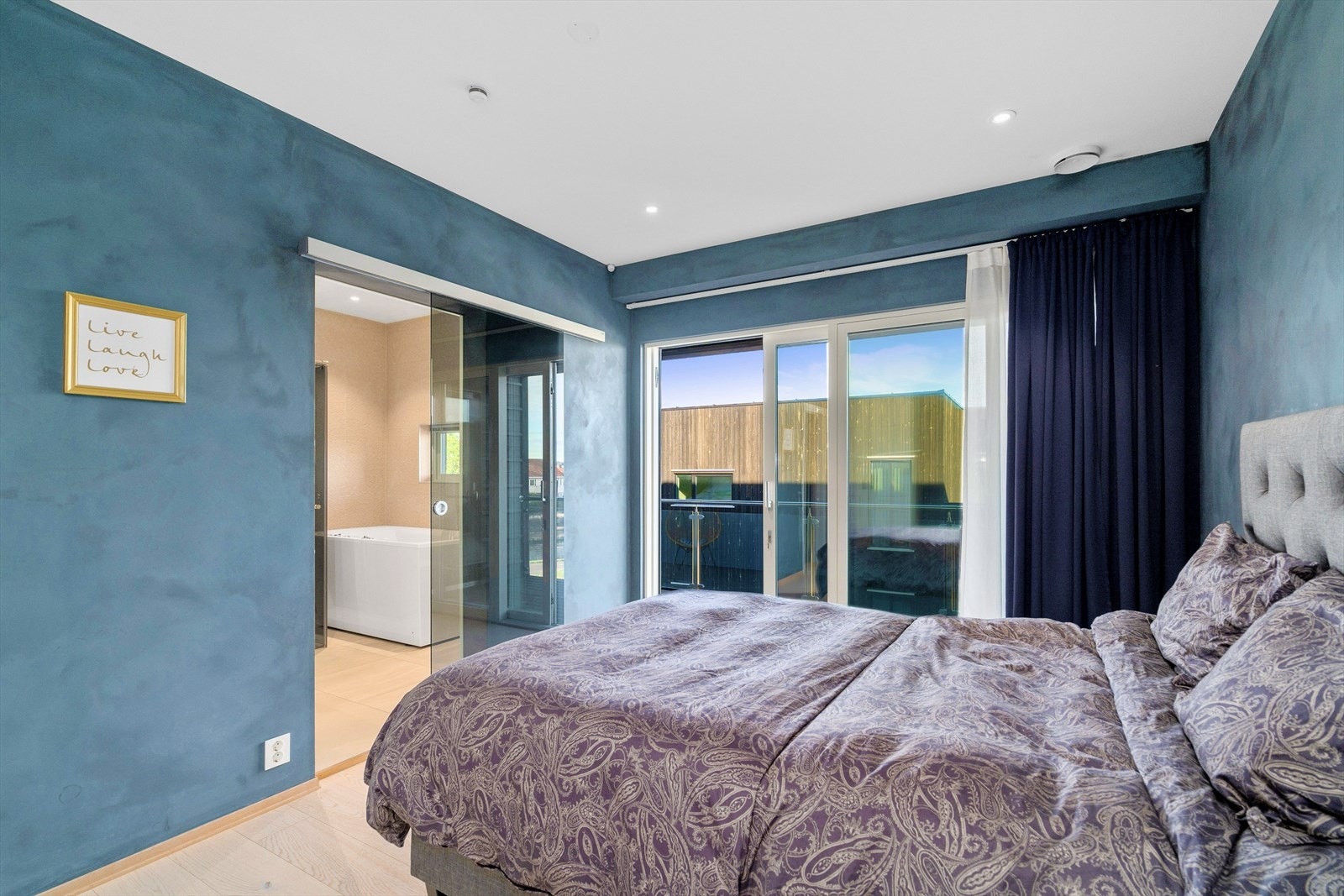 Selvfølgelig utgang til terrasse også herifra Galleribilde