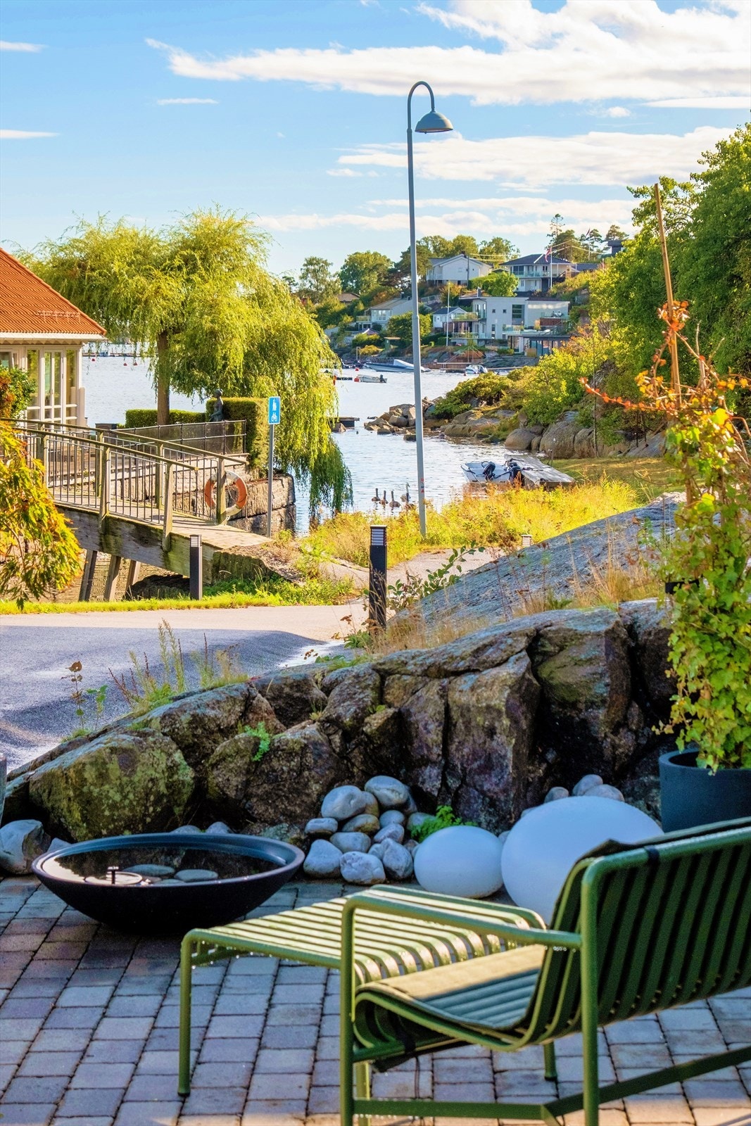 3 etasjer med uteplasser over hverandre Galleribilde