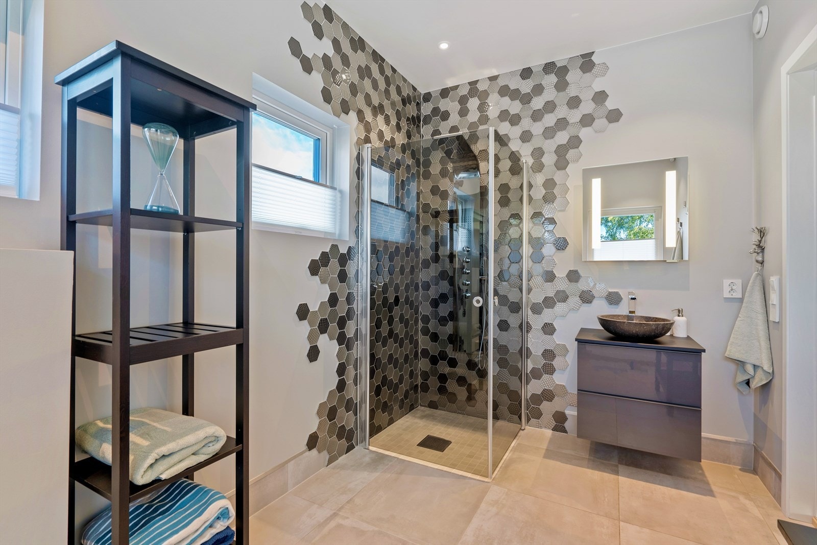 Sjekk denne flisleggingen. Vi snakker funksjonell kunst her Galleribilde