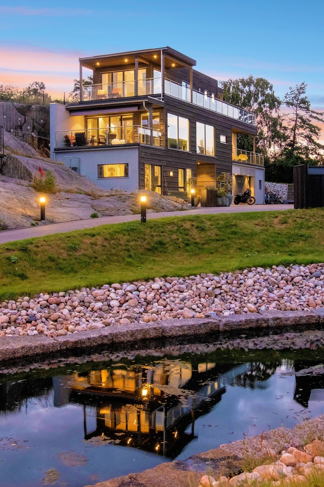 Når ditt eget hus blir et kunstverk, da skal man være fornøyd Galleribilde