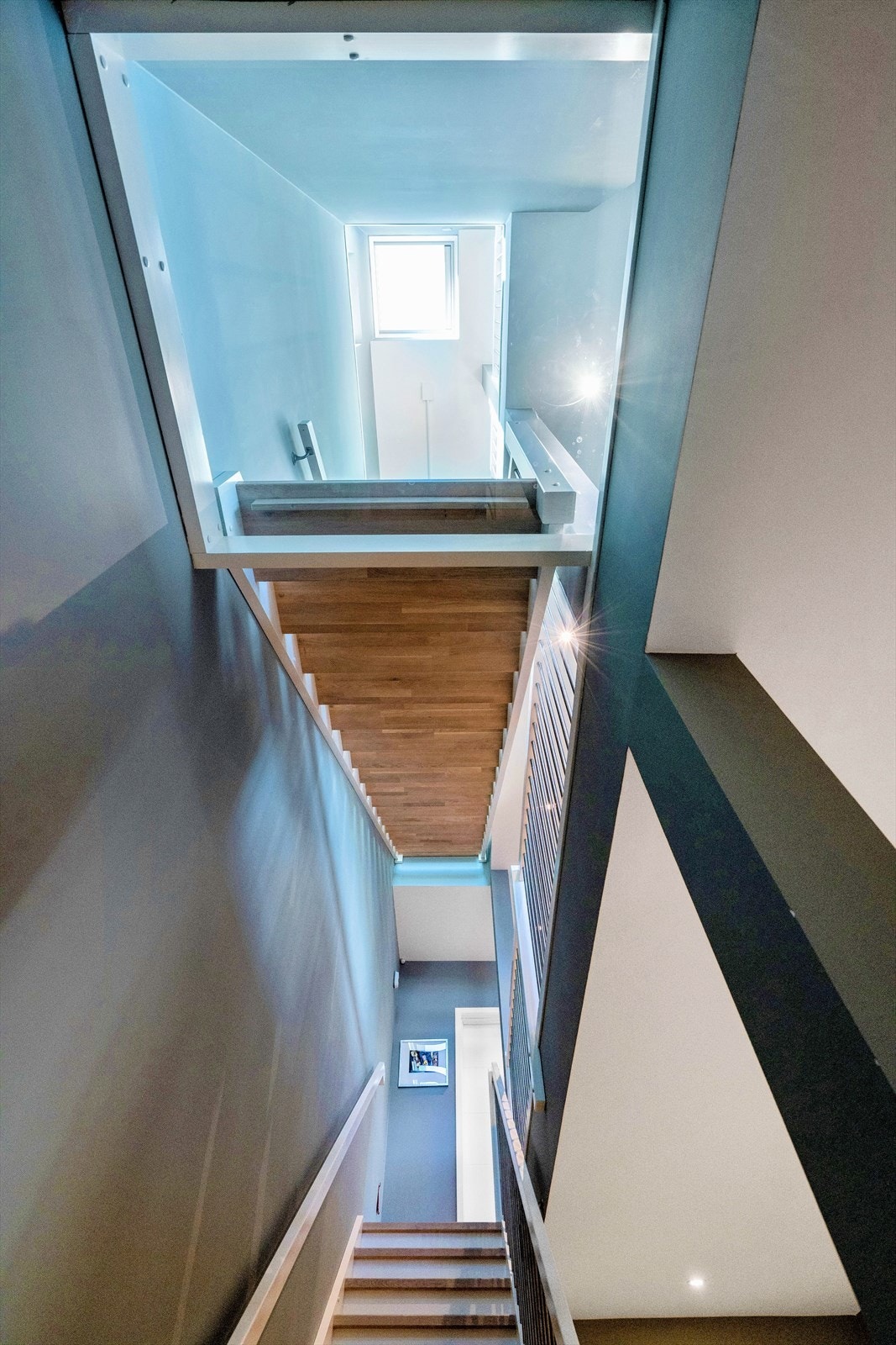 Et sted midt mellom trappeløp og kunstverk. Annen kunst er bortkastet, Ingenting slår litt ingeniørkunst uansett Galleribilde