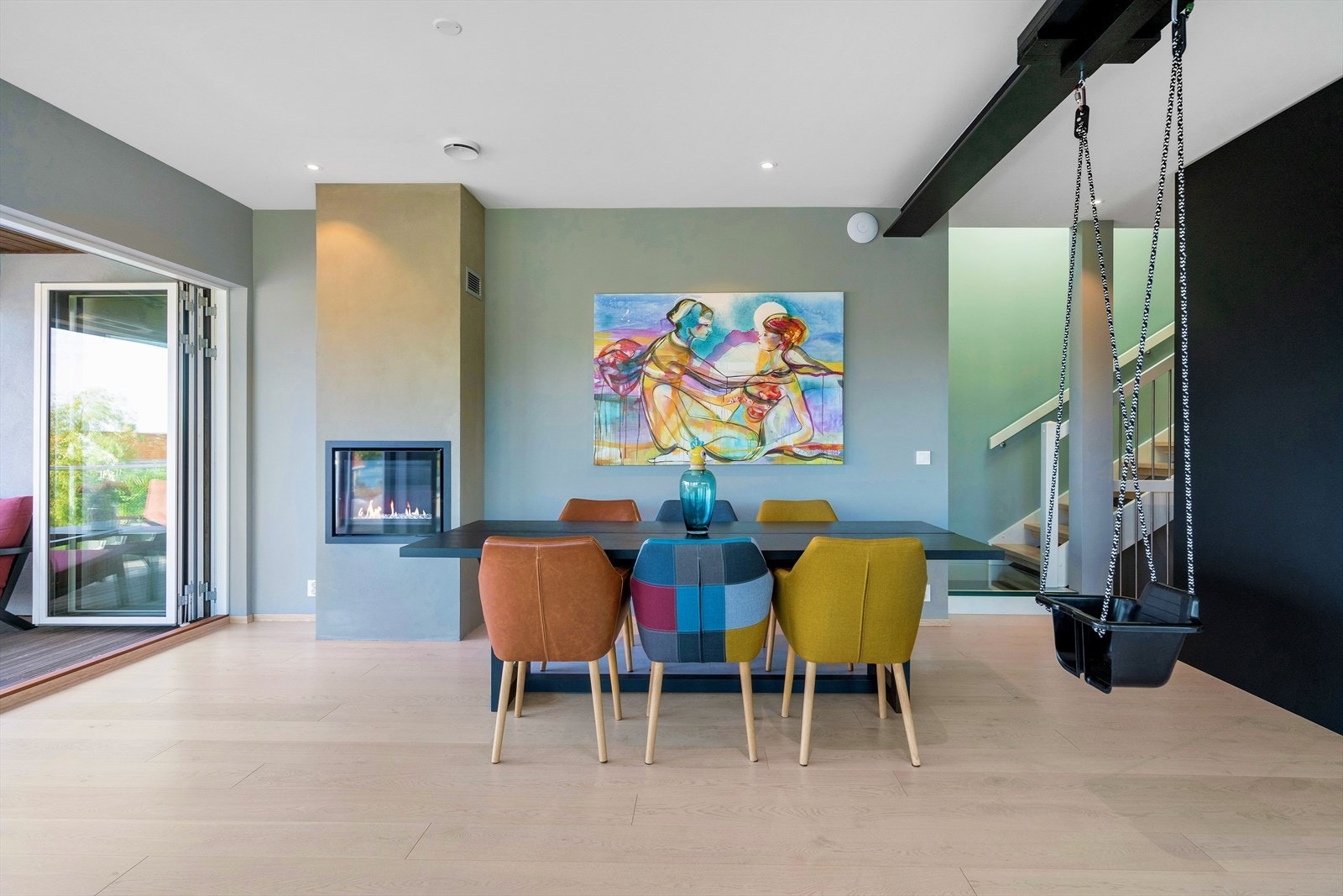 Stue for de lekne. Hvorfor ikke bare ha en huske i taket Galleribilde