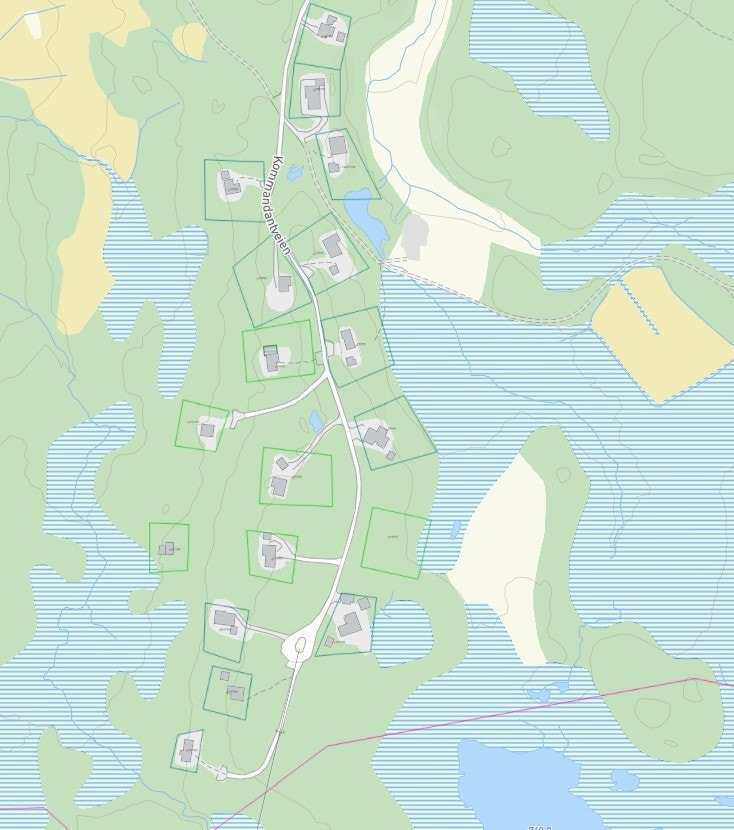 Tomt/hytte nr 90. Få hytter og god avstand mellom tomter.
Romslig tomt på 2000 m2. Galleribilde