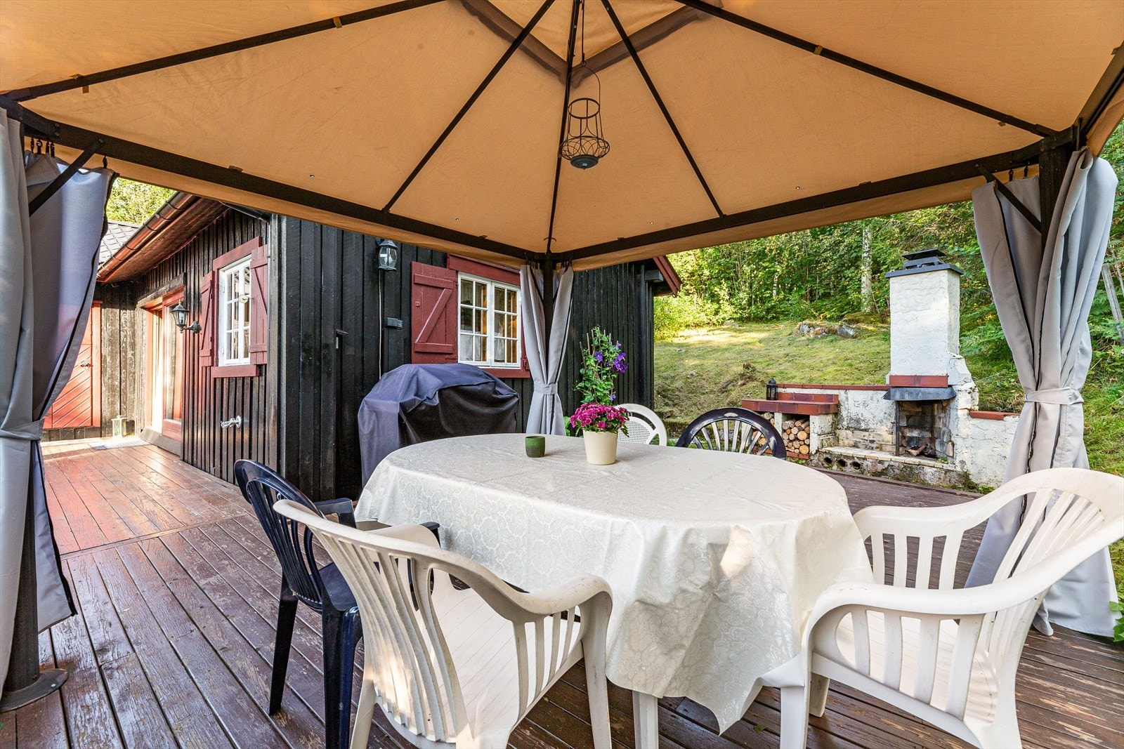 Pergola på terrassen Galleribilde