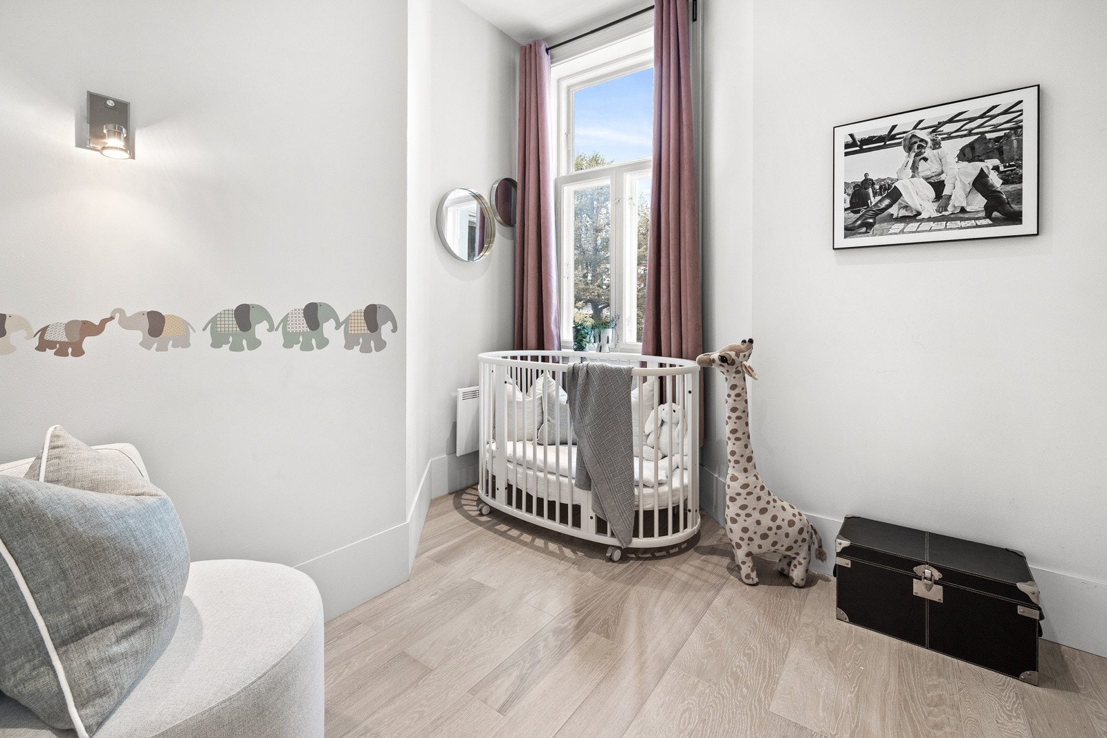 Soverommet egner seg godt som barneværelse, men fungerer også utmerket som gjesterom eller kontor. Galleribilde